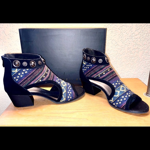 NIB-Very Volatile Western Leather Cutout Sandals - Picture 10 of 16